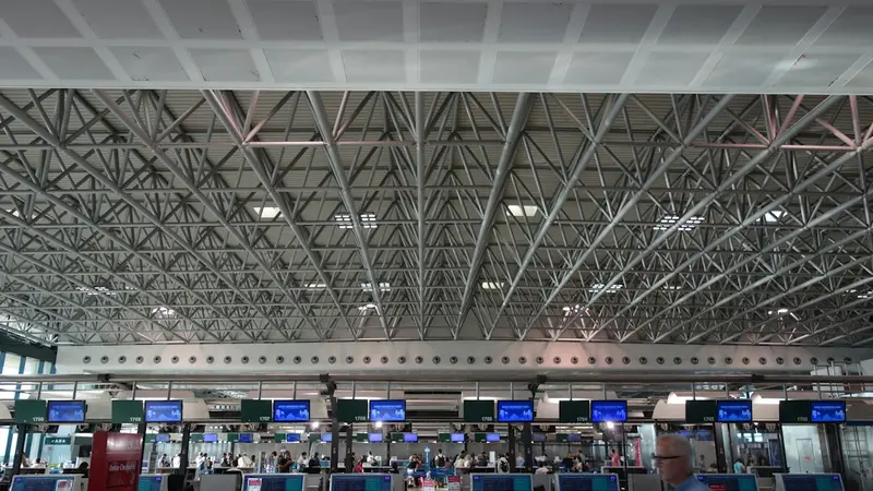 Personal Item Size Limit by Airline for Every US Carrier
